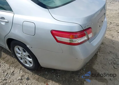 2011 Toyota Camry Le z USA, uszkodzony, nr VIN 4T1BF3EK3BU122426